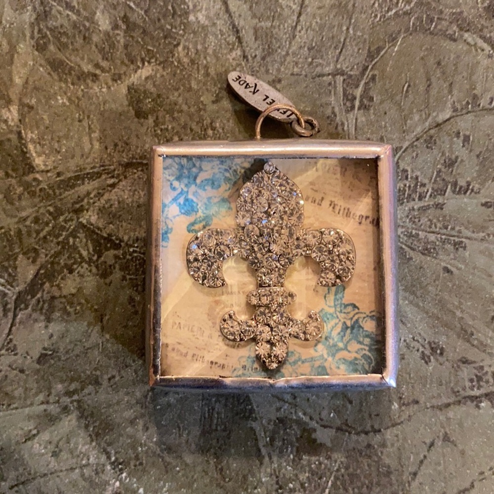 Peacock Jewel Kade charm